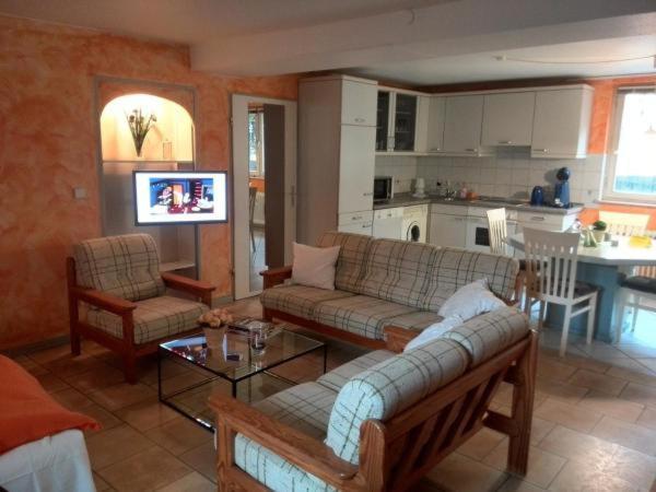 Uni - Luebeck Appartement Groß Grönau Exteriör bild